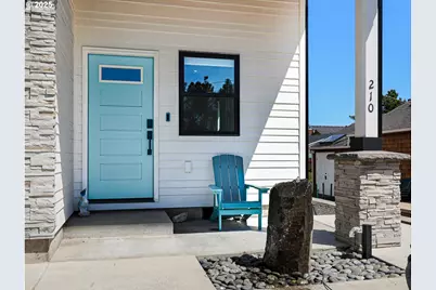 210 15th Ave, Seaside, OR 97138 - Photo 2