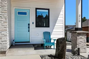 210 15th Ave, Seaside, OR 97138 - Photo 2