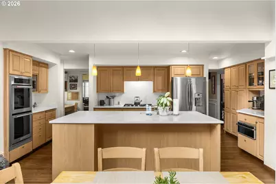 6340 SW Camelot Ln, Portland, OR 97219 - Photo 16