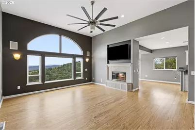 215 Eagle Dr, Roseburg, OR 97471 - Photo 6