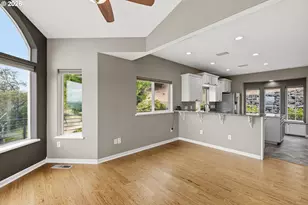 215 Eagle Dr, Roseburg, OR 97471 - Photo 8