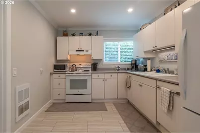 875 Elmira Ave, Bandon, OR 97411 - Photo 24