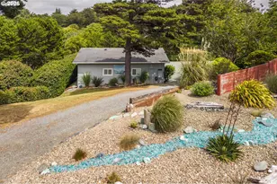 875 Elmira Ave, Bandon, OR 97411 - Photo 2