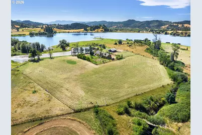1750 Plat I Rd, Sutherlin, OR 97479 - Photo 2