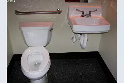 600 NW Naito Pkwy #E, Portland, OR 97209 - Photo 8