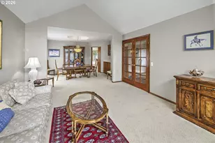 672 NE Valarie Ct, Hillsboro, OR 97124 - Photo 26