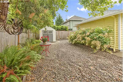 672 NE Valarie Ct, Hillsboro, OR 97124 - Photo 46