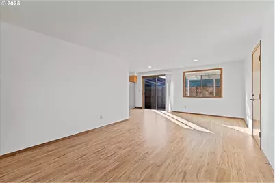 1200 E Johnson Ct, Newberg, OR 97132 - Photo 2