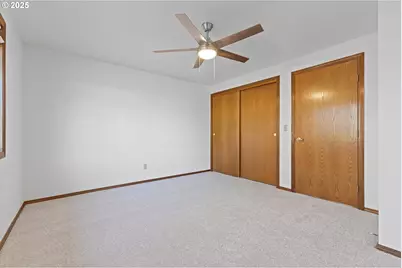 1200 E Johnson Ct, Newberg, OR 97132 - Photo 14