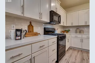 1786 NW Landon St, McMinnville, OR 97128 - Photo 10