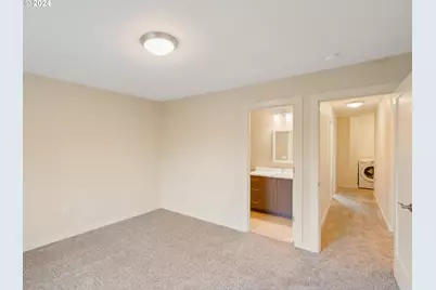 10827 E Burnside St, Portland, OR 97216 - Photo 16