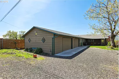 616 D St, Dallesport, WA 98617 - Photo 40