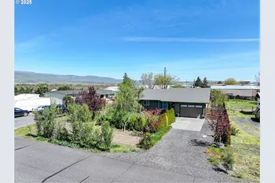 616 D St, Dallesport, WA 98617 - Photo 2