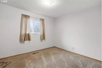 616 D St, Dallesport, WA 98617 - Photo 12