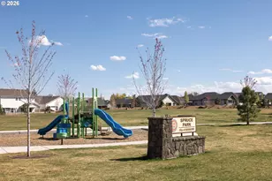 2557 NW Spruce Pl, Redmond, OR 97756 - Photo 18