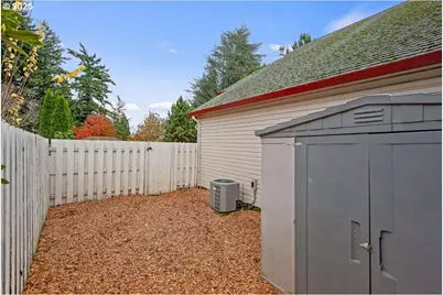 1351 NE Greenway Dr, Gresham, OR 97030 - Photo 34