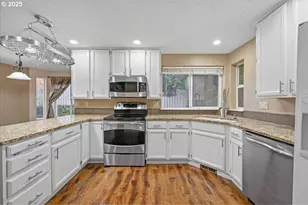 1351 NE Greenway Dr, Gresham, OR 97030 - Photo 14