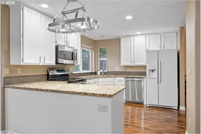 1351 NE Greenway Dr, Gresham, OR 97030 - Photo 12