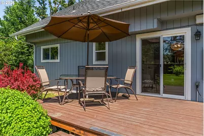 286 N 6th St, Creswell, OR 97426 - Photo 32