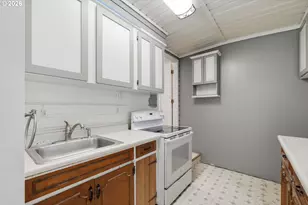 2580 Pioneer Pike, Eugene, OR 97401 - Photo 10