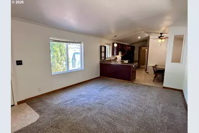 369 Lacasa St, Eugene, OR 97402 - Photo 4