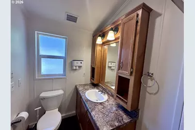 369 Lacasa St, Eugene, OR 97402 - Photo 12