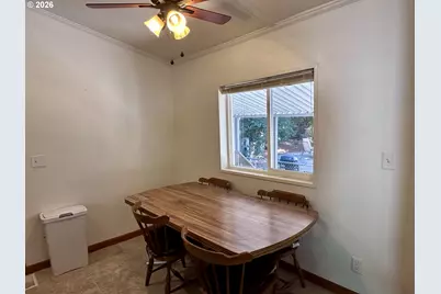 369 Lacasa St, Eugene, OR 97402 - Photo 6
