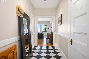 731 SW King Ave, Portland, OR 97205 - Photo 2