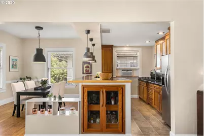 731 SW King Ave #16, Portland, OR 97205 - Photo 10