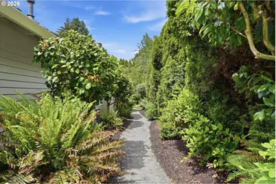 12638 Adrian Ct, Lake Oswego, OR 97034 - Photo 36