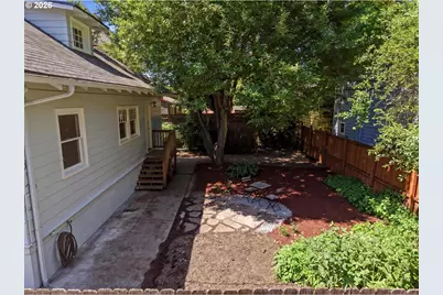 2249 E Burnside St, Portland, OR 97214 - Photo 18