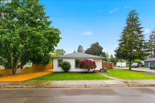 915 E 1st St, Yamhill, OR 97148 - Photo 4