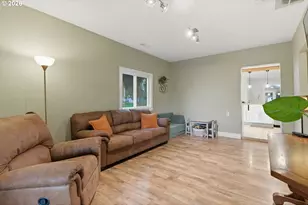 915 E 1st St, Yamhill, OR 97148 - Photo 20