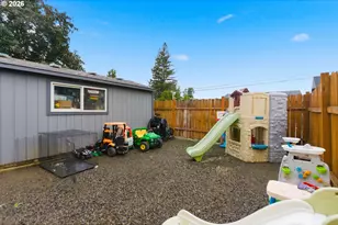 915 E 1st St, Yamhill, OR 97148 - Photo 46
