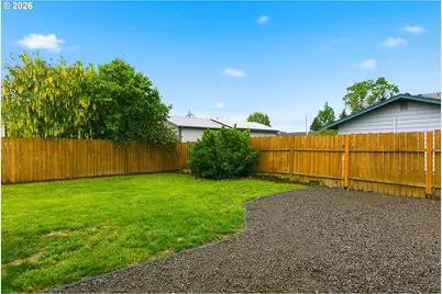 915 E 1st St, Yamhill, OR 97148 - Photo 44