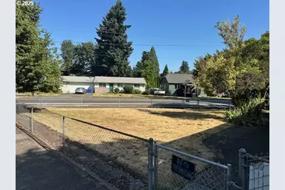 9212 N Saint Louis Ave, Portland, OR 97203 - Photo 8