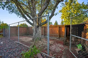345 NE 199th Ave, Portland, OR 97230 - Photo 12