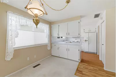 401 S Cascade Dr, Woodburn, OR 97071 - Photo 10