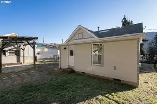 48247 E 2nd St, Oakridge, OR 97463 - Photo 28