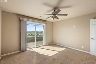 1884 NE Sunset Loop Dr, Roseburg, OR 97470 - Photo 18