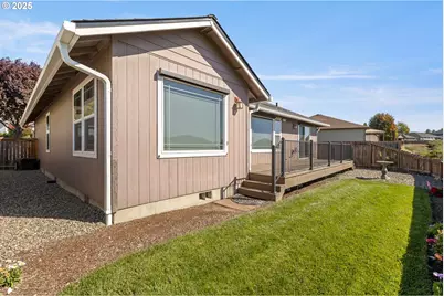 1884 NE Sunset Loop Dr, Roseburg, OR 97470 - Photo 36