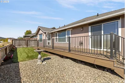 1884 NE Sunset Loop Dr, Roseburg, OR 97470 - Photo 40