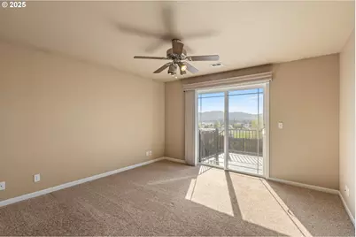 1884 NE Sunset Loop Dr, Roseburg, OR 97470 - Photo 16