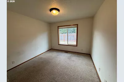 736 Judith Ct, Saint Helens, OR 97051 - Photo 10