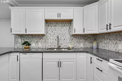 7610 SE 69th Ave, Portland, OR 97206 - Photo 8