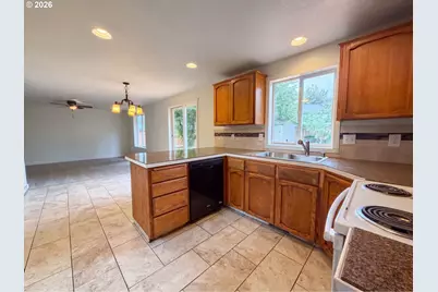 1320 NW 5th Ct, Battle Ground, WA 98604 - Photo 2