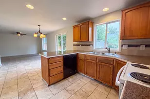 1320 NW 5th Ct, Battle Ground, WA 98604 - Photo 2