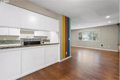 11255 SW Springwood Dr, Portland, OR 97223 - Photo 10