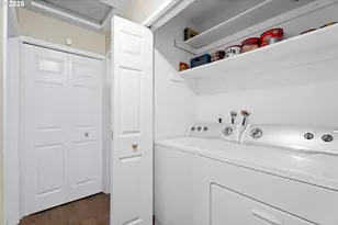 11255 SW Springwood Dr, Portland, OR 97223 - Photo 16