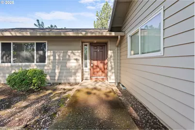 11255 SW Springwood Dr, Portland, OR 97223 - Photo 2